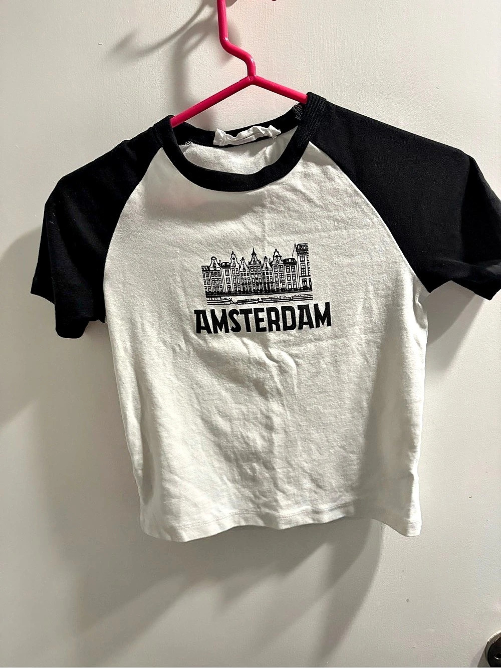 Amsterdam Raglan Graphic Tee Size Small